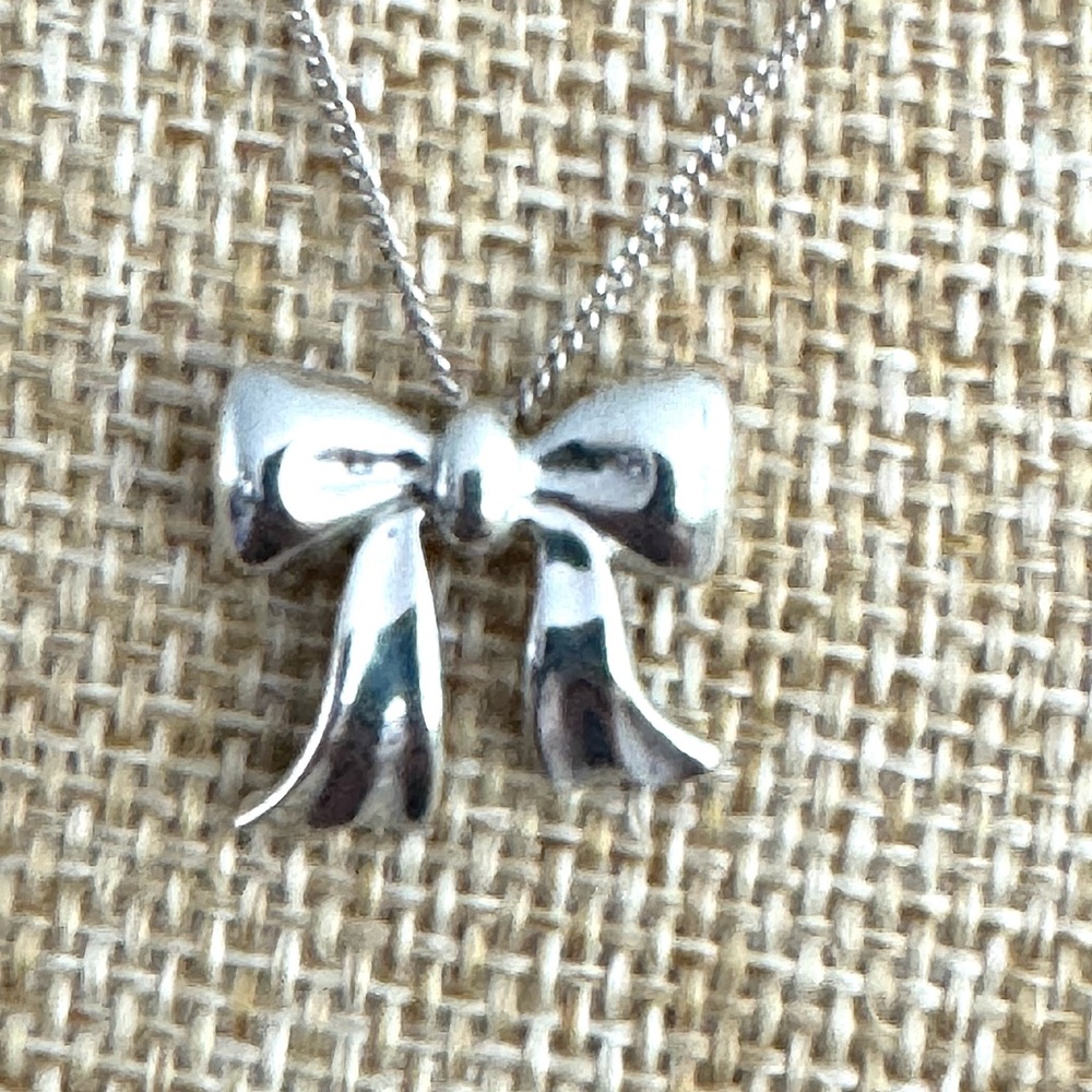 TIFFANY & CO. Sterling Silver 925 Ribbon Bow Necklace 18” - Picture 3 of 8